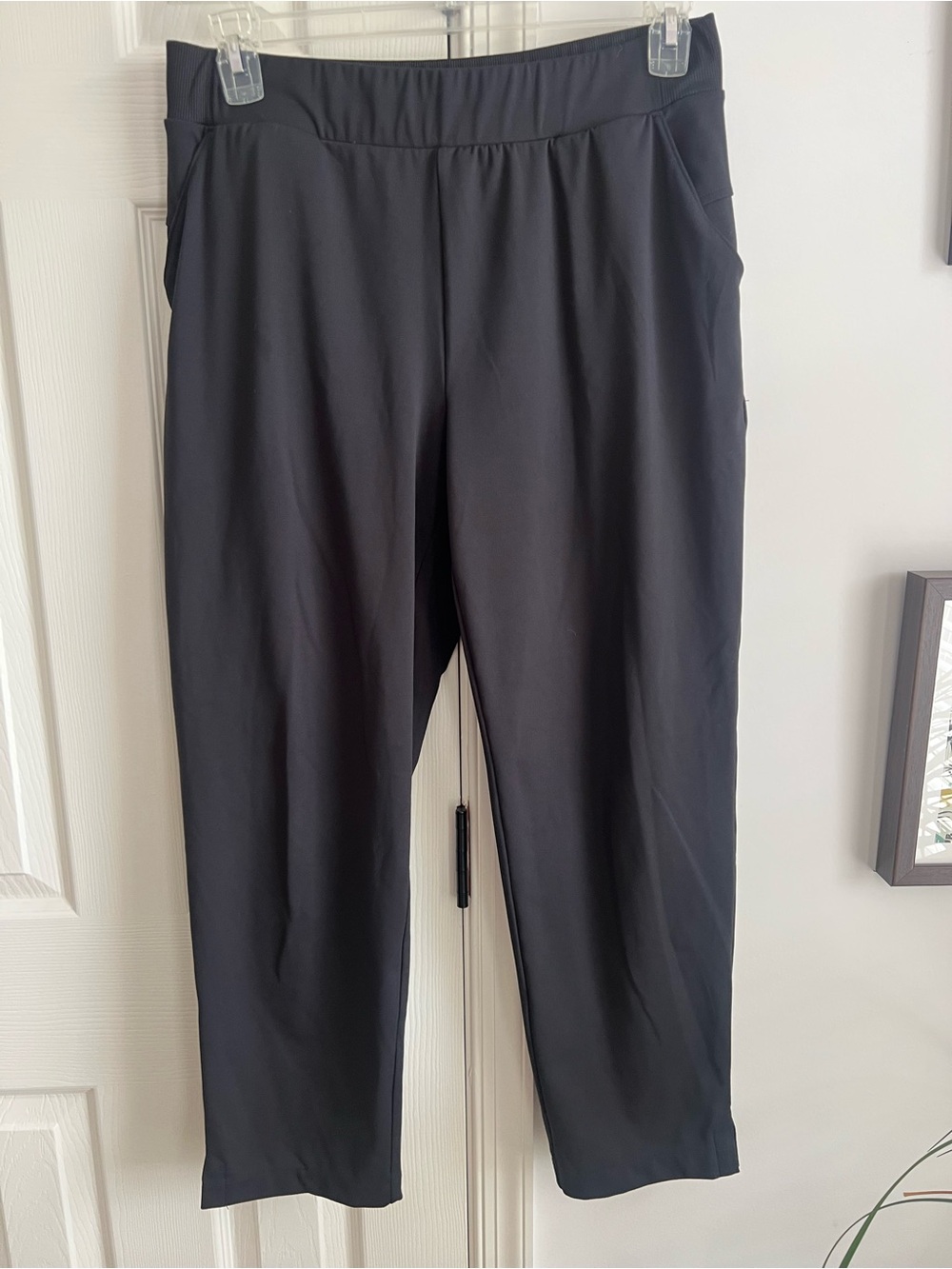 T by Talbots Black Athleisure ankle pants M